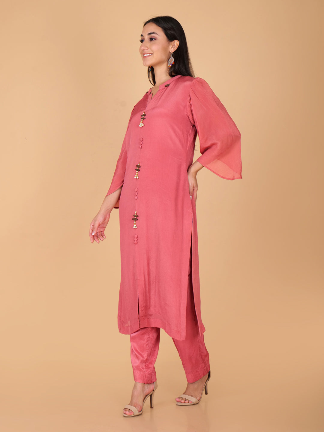 Suique Chic Coral Chinon Kurta Set