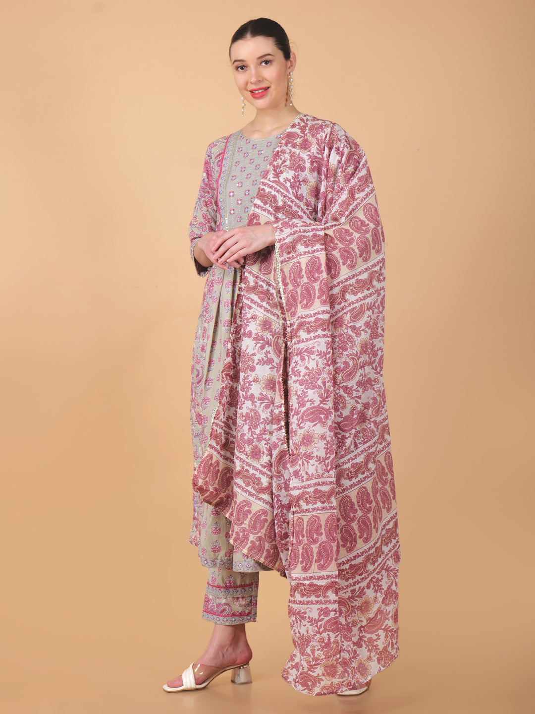 Suique Nayra Cut Mauve Kurta Set