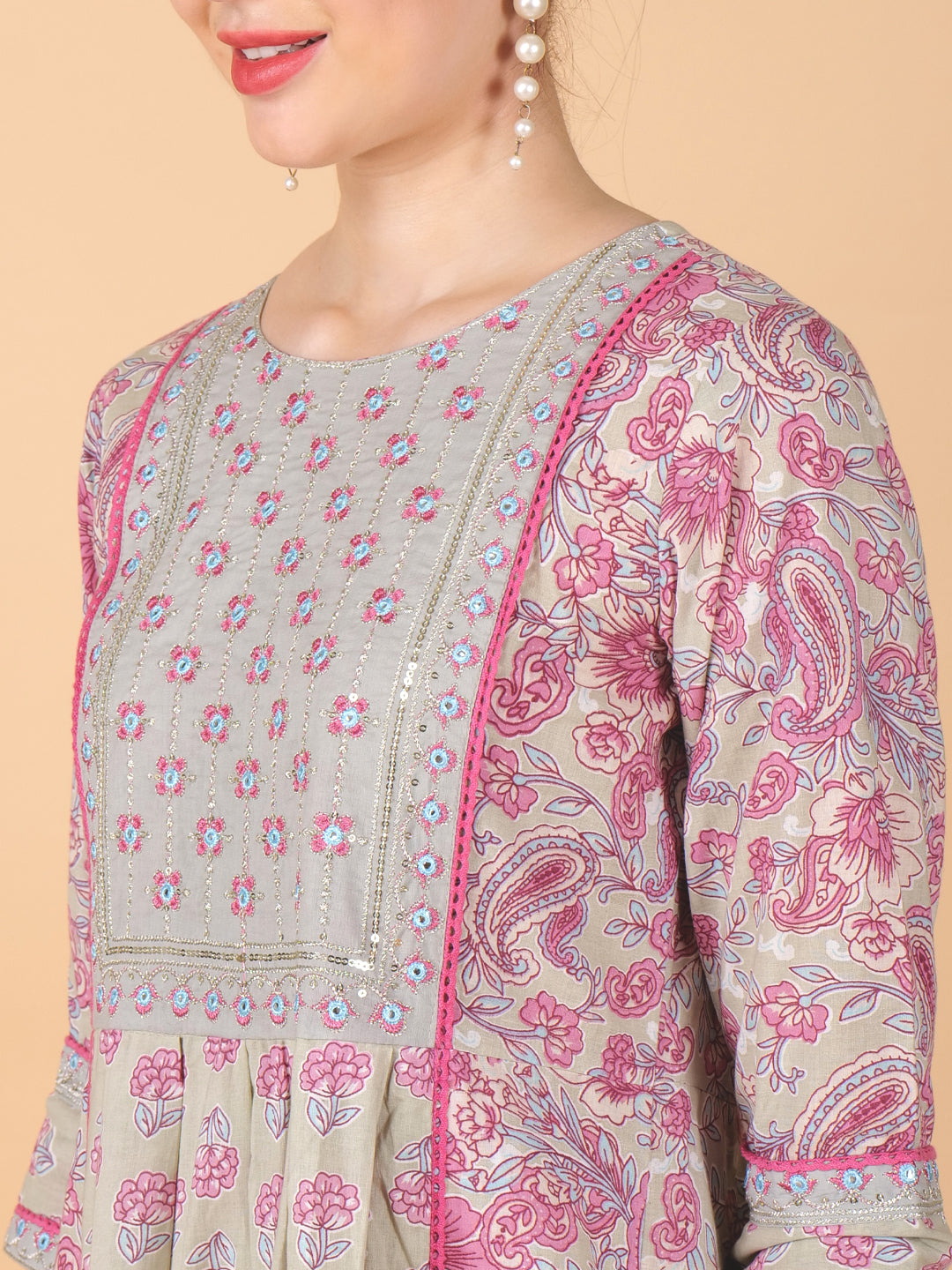 Suique Nayra Cut Mauve Kurta Set