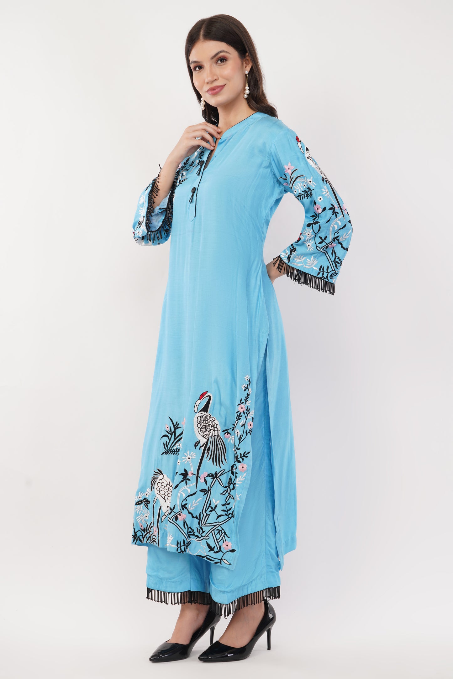 Suique Ocean Whisper Embroidered Suit Set