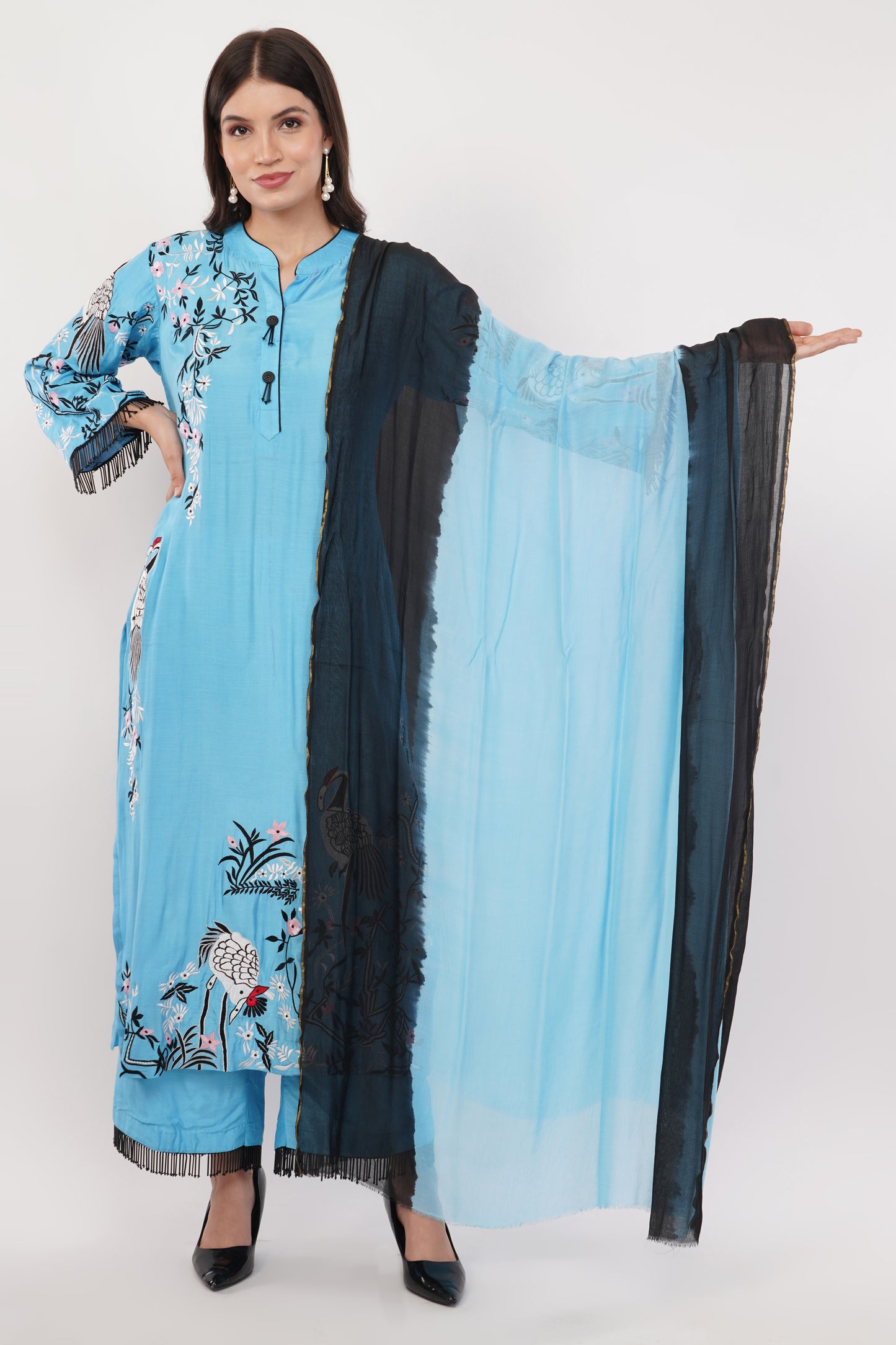 Suique Ocean Whisper Embroidered Suit Set