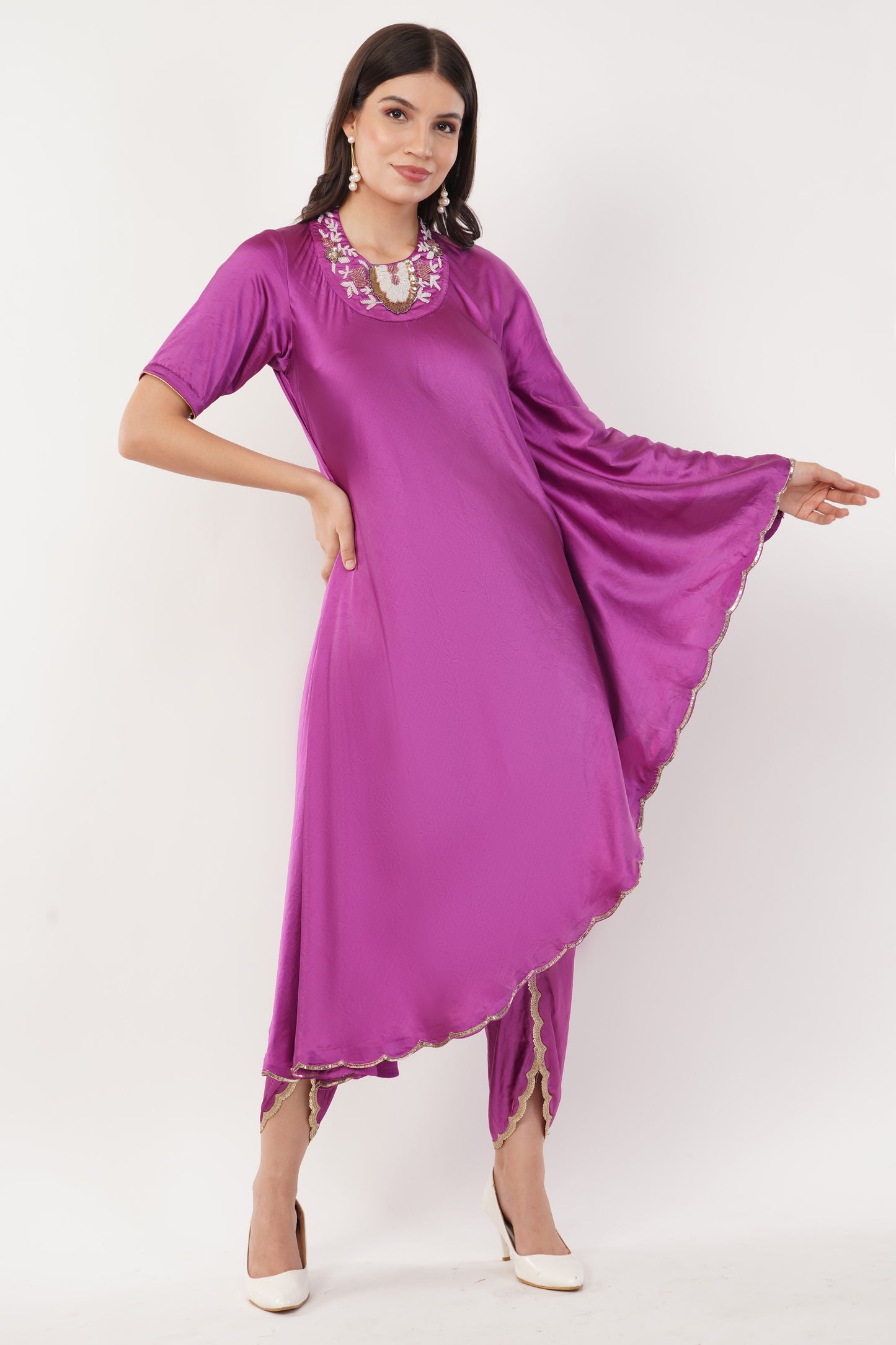 Suique Elegant Asymmetry: One-Side Kaftan & Sleeve Kurta Set