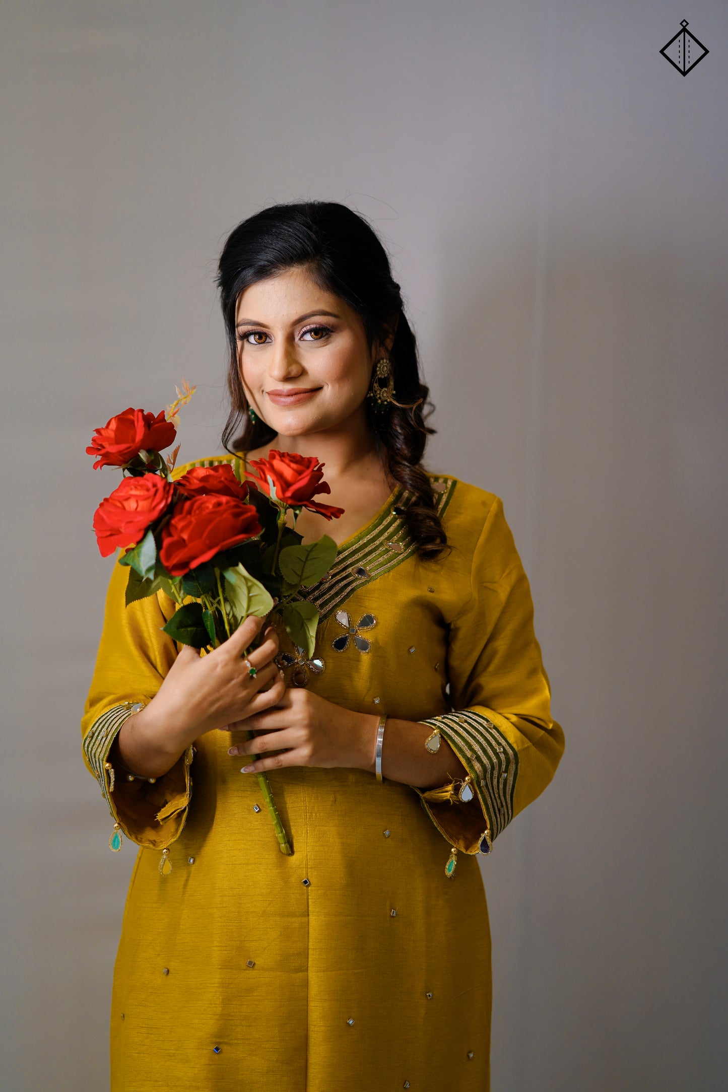Suique Sunny Yellow Mirror Kurta Set