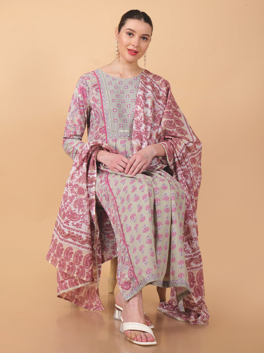 Suique Nayra Cut Mauve Kurta Set