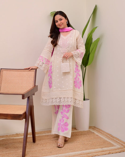Embroidered Kurta Set – Graceful & Chic