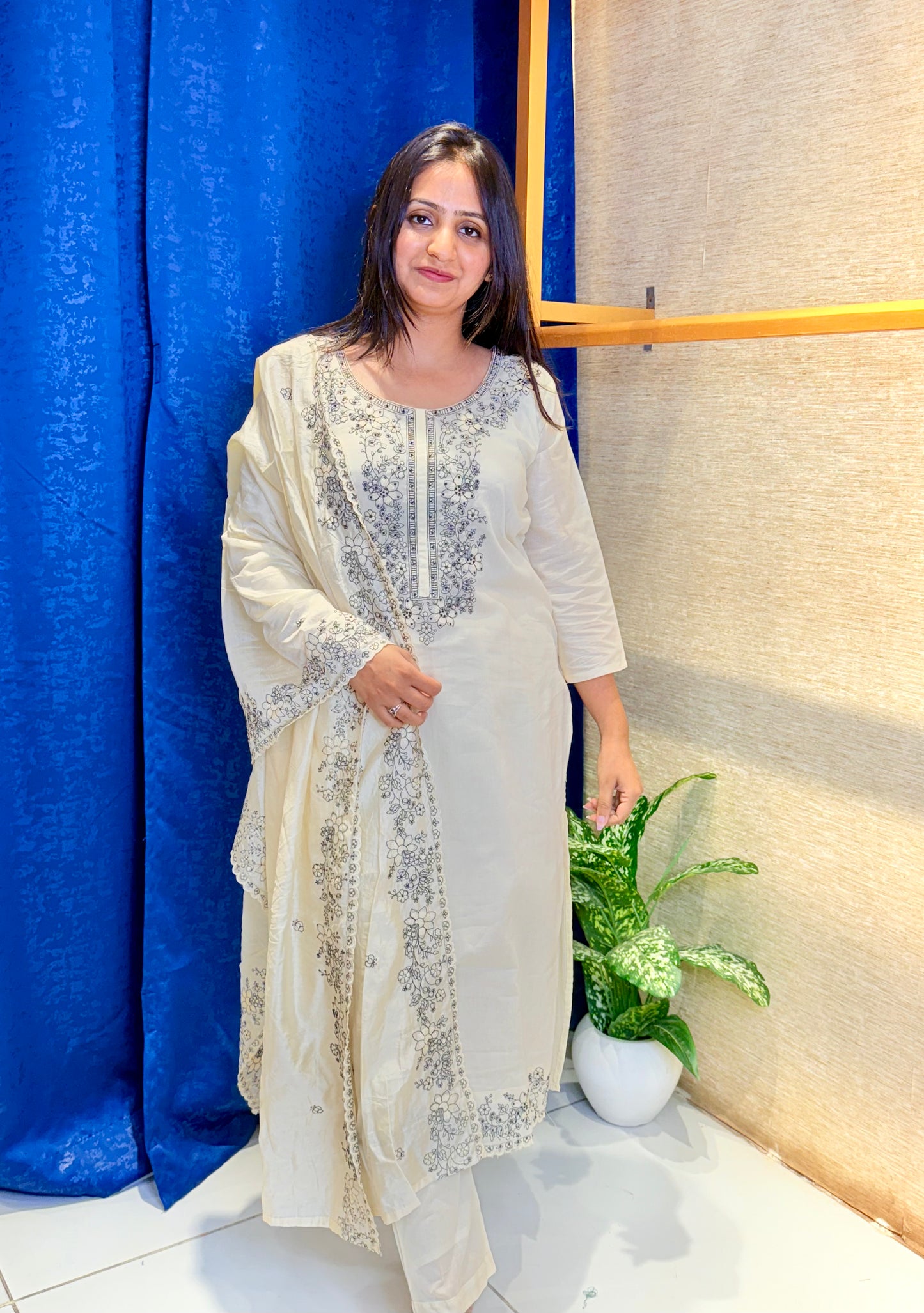 Elegant Ivory Kurta Set with Intricate Black Embroidery