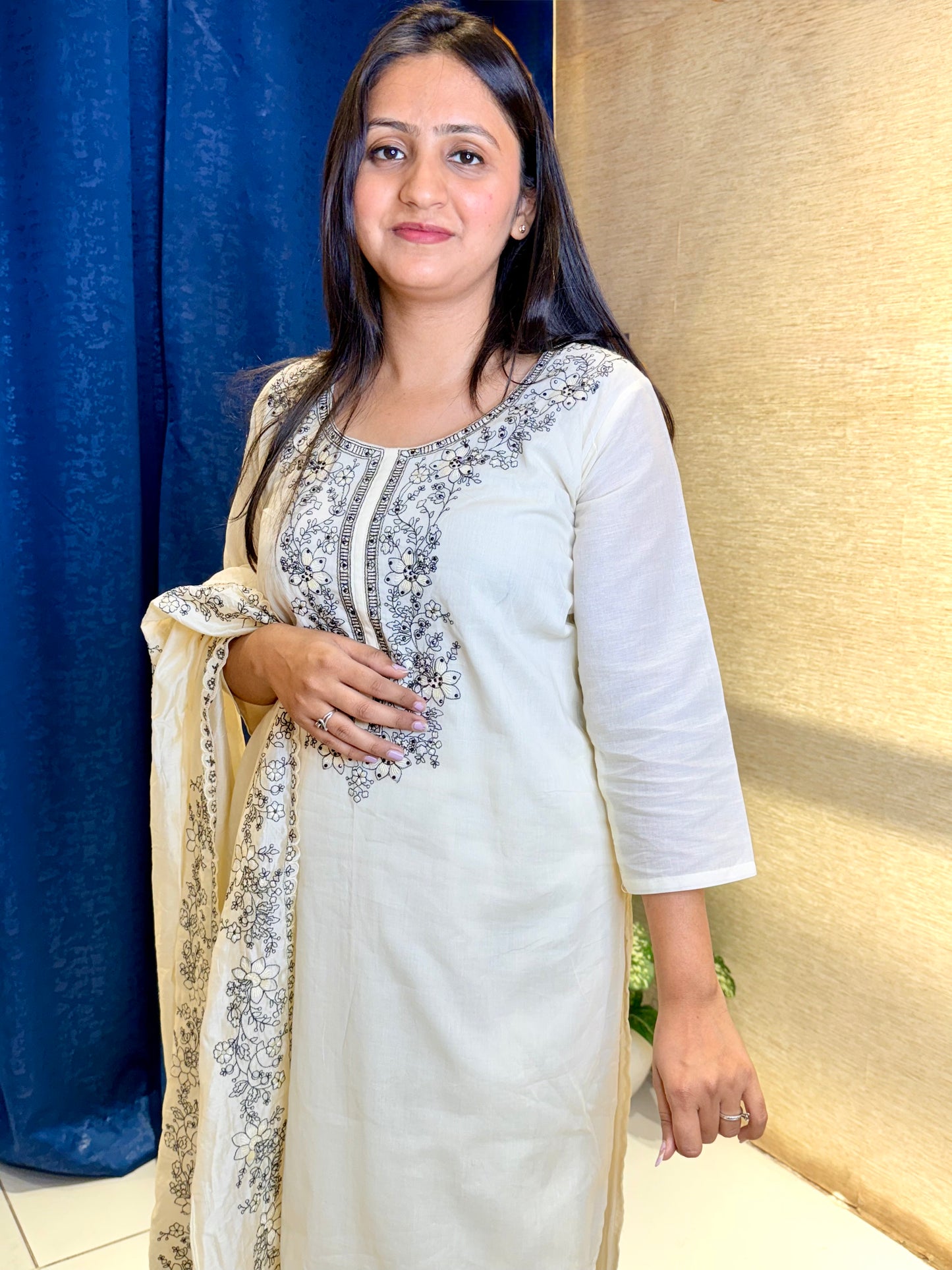 Elegant Ivory Kurta Set with Intricate Black Embroidery